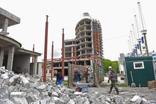 В Ярославле на площади Труда возобновили строительство долгостроев 