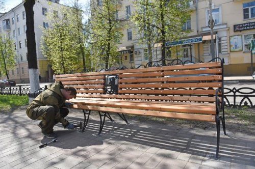 К Дню города в Ярославле установят сотню новых лавочек