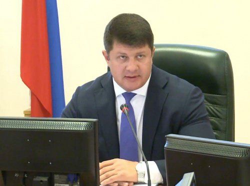 Владимир Слепцов потребовал убрать трусы с Красной площади