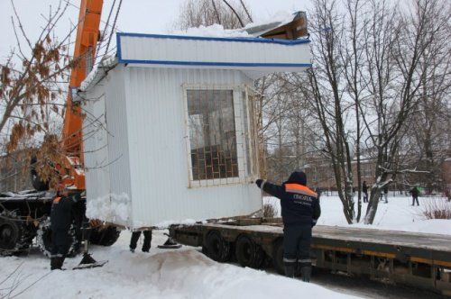 В Ярославле на улице Урицкого демонтировали незаконный ларек 