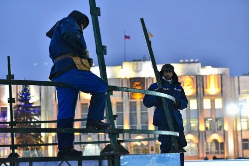 Главную новогоднюю елку в Ярославле украсят по-новому, но это пока тайна