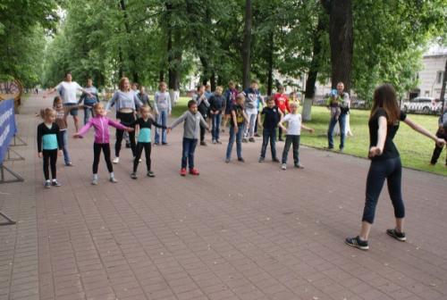 На общегородской зарядке ярославцы научились приемам Джеки Чана и Брюса Ли