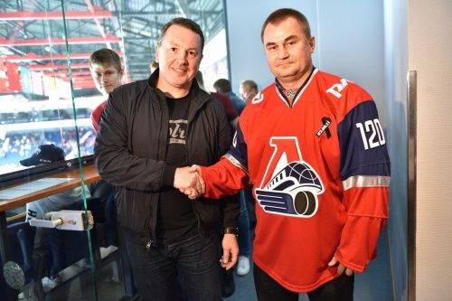 Рыбинский космонавт с джерси «Локомотива» полетит на МКС в октябре
