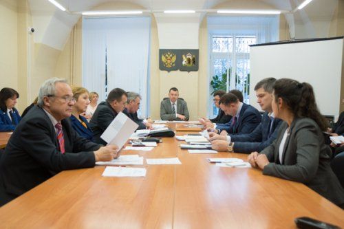 Комитет поддержал законопроект о запрете продажи алкоголя в праздники 