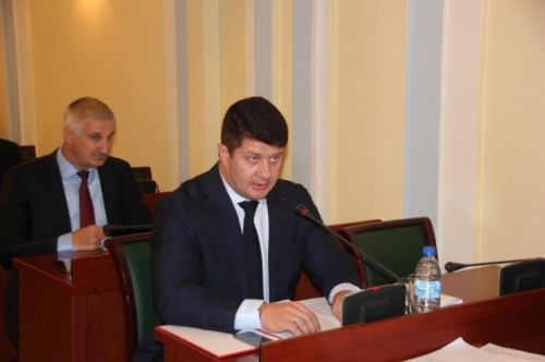Владимир Слепцов предложил использовать природную соль во время зимней уборки дорог 