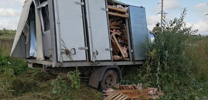 Под Тутаевом в аварию попала «Газель» с хлебом