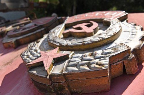 В Ярославле стелу 60-летия Ленинского комсомола перенесут в парк Радиозавода