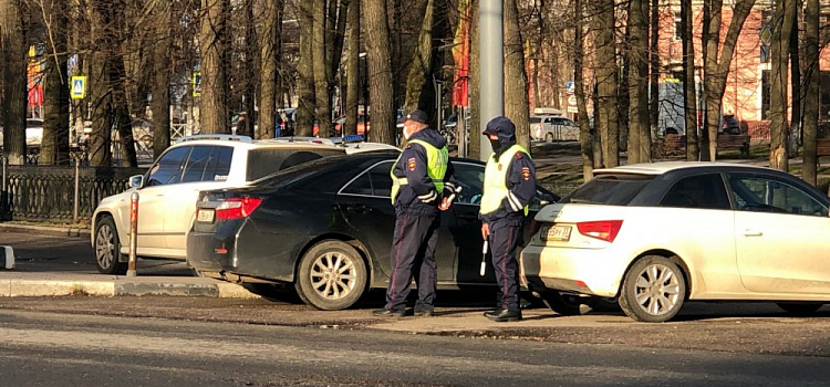 На машине не проехать: где и когда будет перекрыто движение в Ярославле