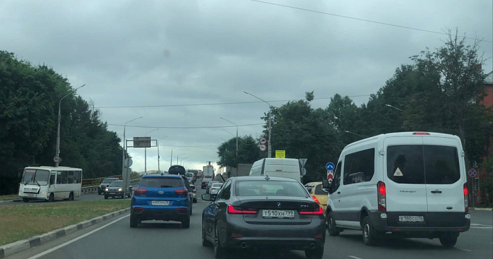 Центр стоит: где в Ярославле сейчас не проехать