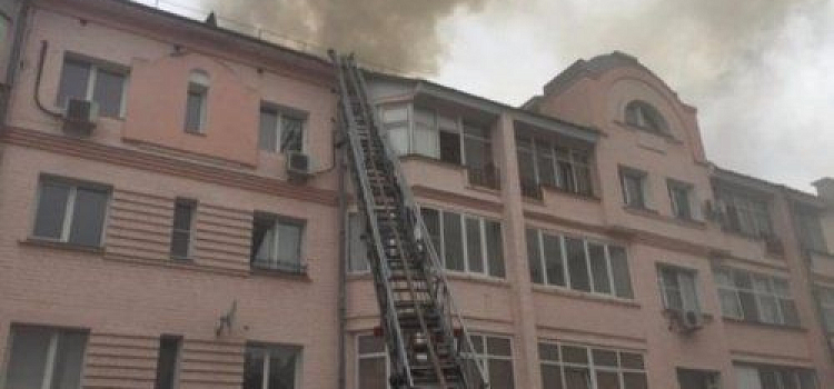 В Ярославле сгорела крыша жилого дома 