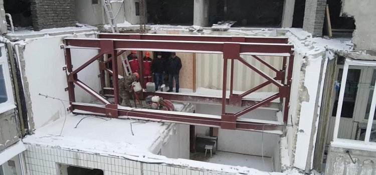 В Ярославле укрепляют дом на Батова. Фоторепортаж_171321
