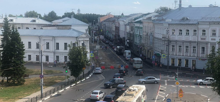 Власти рассказали, когда отремонтируют нечетную сторону улицы Комсомольской в Ярославле