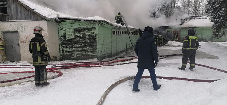 Прокуратура проверит обстоятельства пожара на стадионе в Ярославле_259575