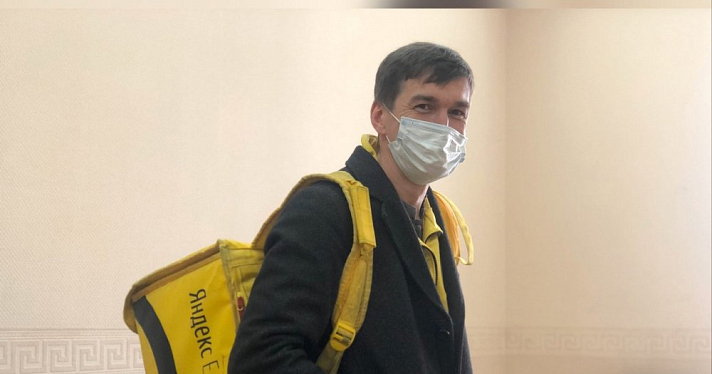 «Ждут как ангела-спасителя»: курьер развеял мифы о работе в доставке еды