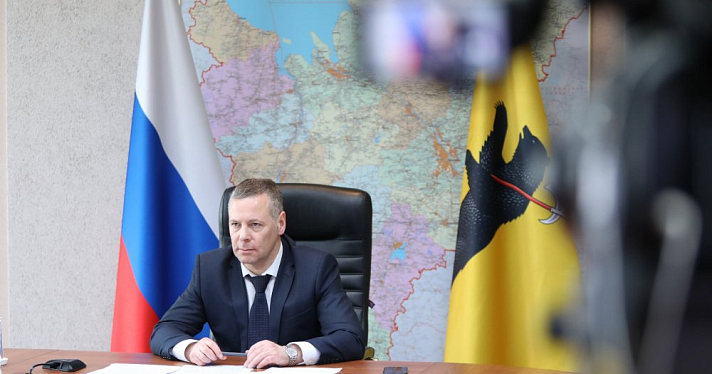 Михаил Евраев помог жителям поселка Дубки перевезти амбулатории в новое помещение