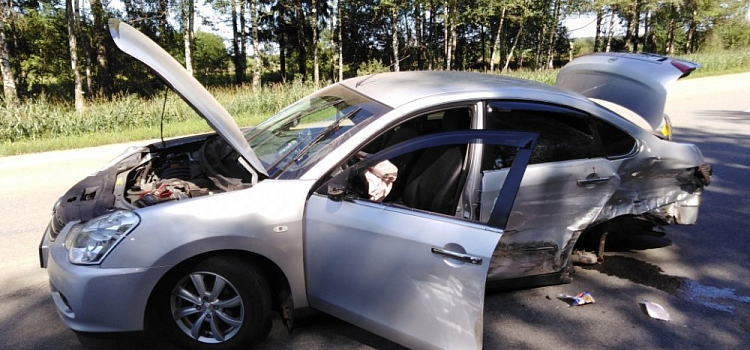 Отлетело колесо: в Ярославской области произошло ДТП с пострадавшими