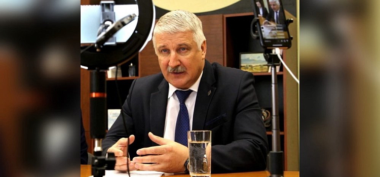 «Дважды прошел вакцинацию»: Денис Добряков заболел коронавирусом