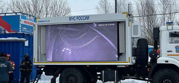 Почувствовать себя настоящим пожарным: ярославские журналисты спасли человека из огня_262800