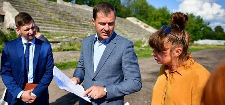 Стадион в Петропавловском парке реконструируют