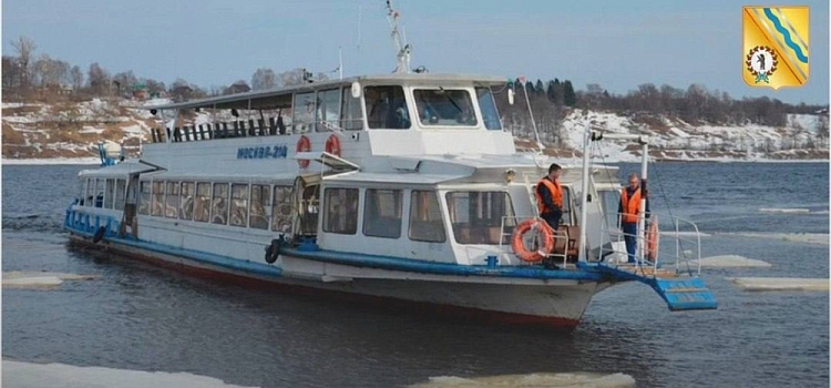 В Тутаеве начал работу речной трамвайчик