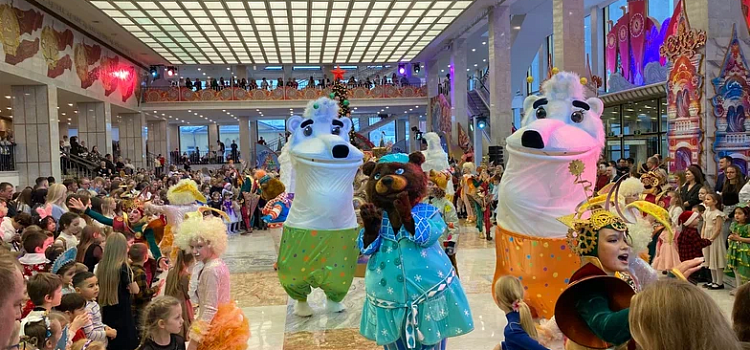 Помощник Президента Российской Федерации Дмитрий Миронов организовал поездку юных ярославцев на Кремлёвскую ёлку_309045