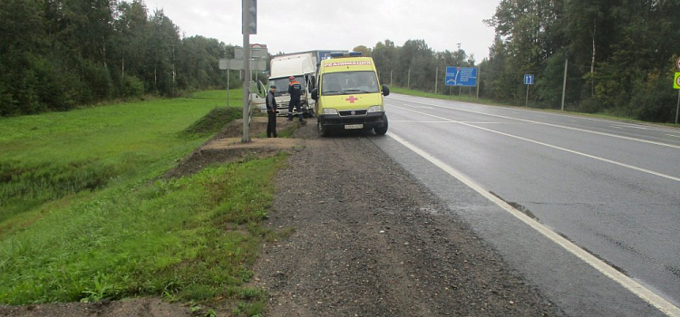 В ДТП с фурой на трассе М-8 пострадали люди