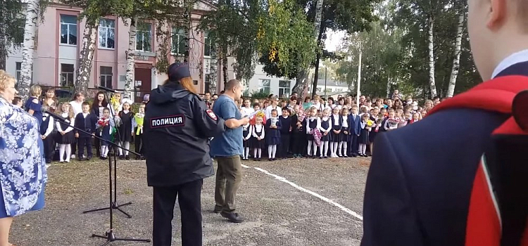 Линейка в Карабихе закончилась приездом наряда полиции