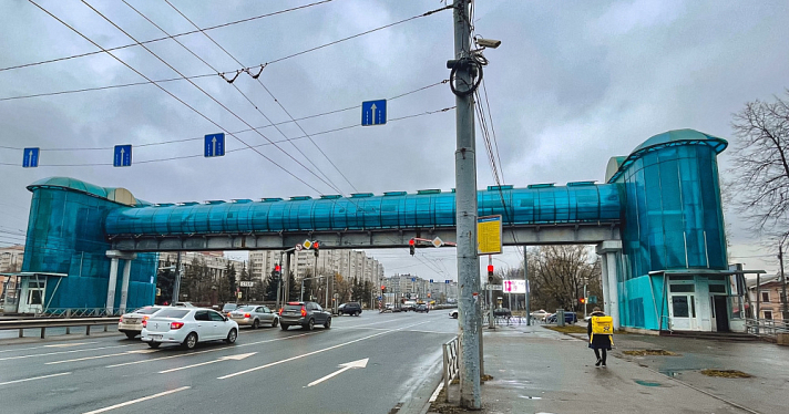 Отремонтировать вовремя лифты в надземных пешеходных переходах в Ярославле не смогли из-за санкций