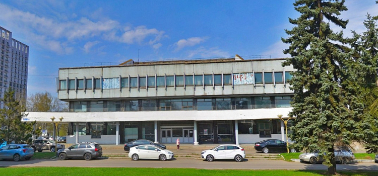 Эпоха ярмарок уходит в прошлое? Здание ярославского ЦНТИ готовят к смене владельца