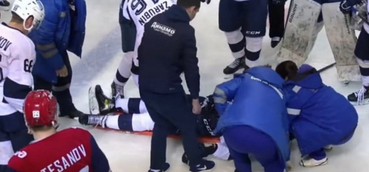 Хоккеиста с матча в Ярославле увезли в реанимацию