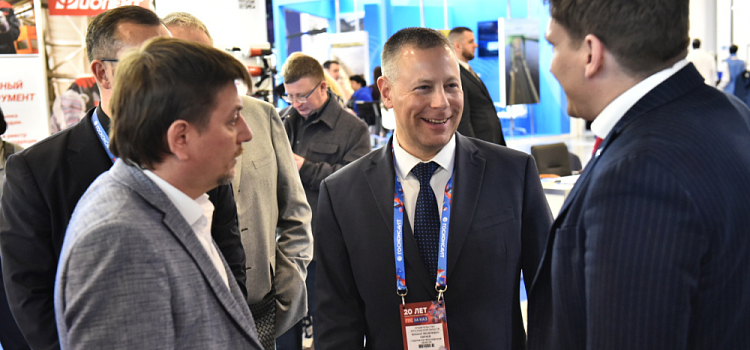 Губернатор Михаил Евраев делится опытом на форуме «Госзаказ» в Петербурге