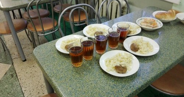 Холодные котлеты и невкусные запеканки дети есть не хотят. Комментарии ярославских школьников и их родителей о том, как кормят на учебе