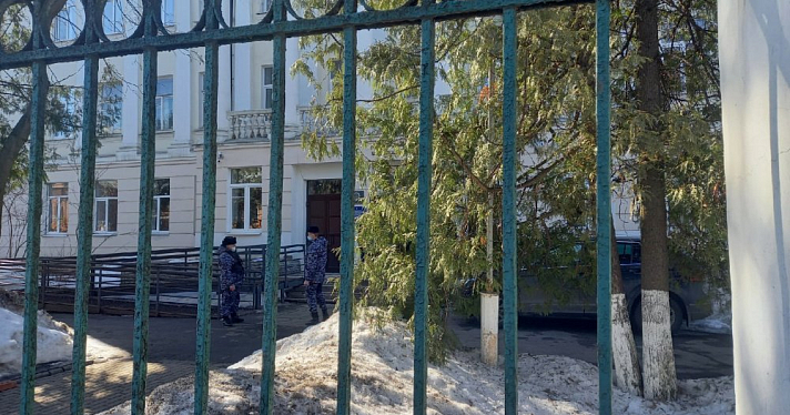 Вооруженное нападение в ЯРГУ: фоторепортаж