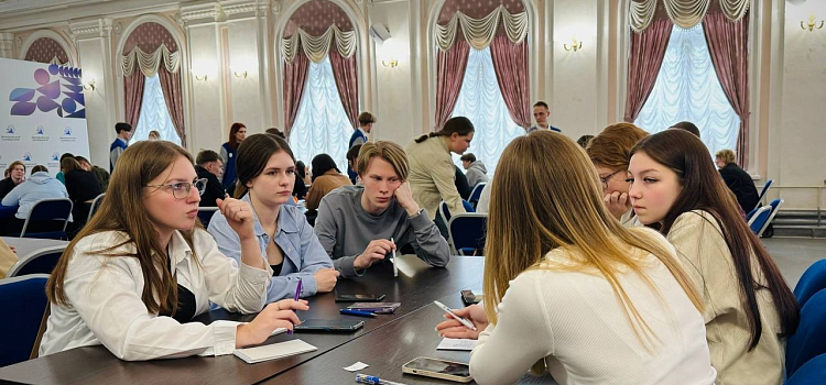 Ярославские школьники блеснули знаниями на экологическом марафоне_294610