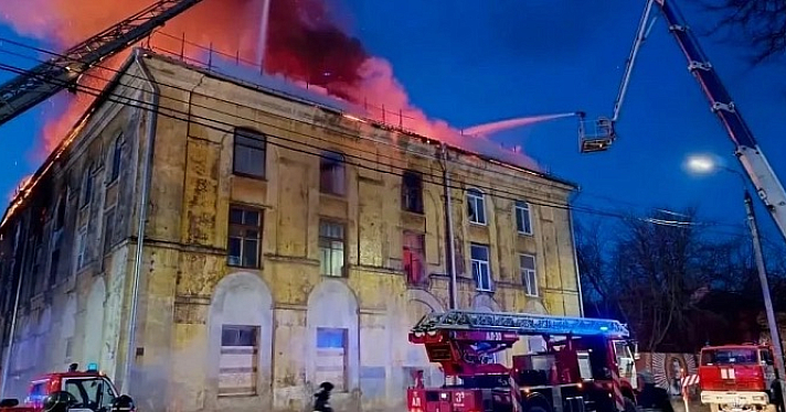 Горевший дом на улице Стачек в Ярославле готовят к сносу