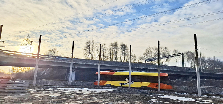 В Ярославле трамваи временное разворотное кольцо проходят на автономном ходу_308386