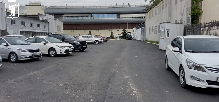 Въезд на одну из ярославских парковок изменился_320344