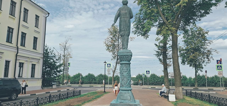 В центре Ярославля установили новый памятник_318736