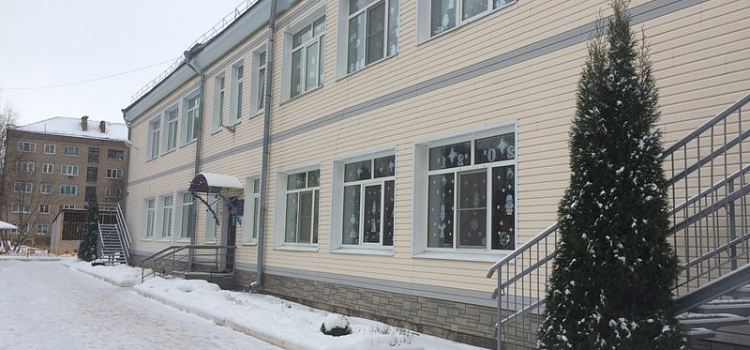 В Рыбинске на неделю закрыли детский сад: в раздевалке прорвало трубу