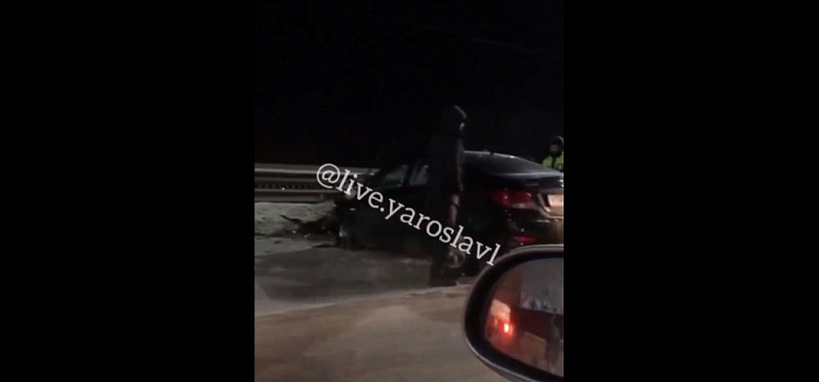 Устроил гонки! На Октябрьском мосту столкнулись семь авто