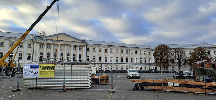 В Ярославле начался монтаж главного областного катка_255524