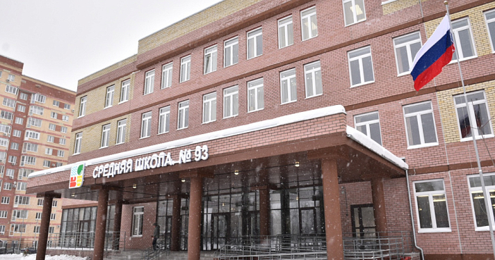 Михаил Евраев доложил Владимиру Путину о новых школах и ФАПах в регионе