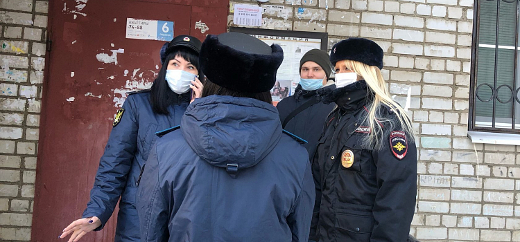 Придется вырезать двери: ярославец отказался выезжать из проданной квартиры_171642