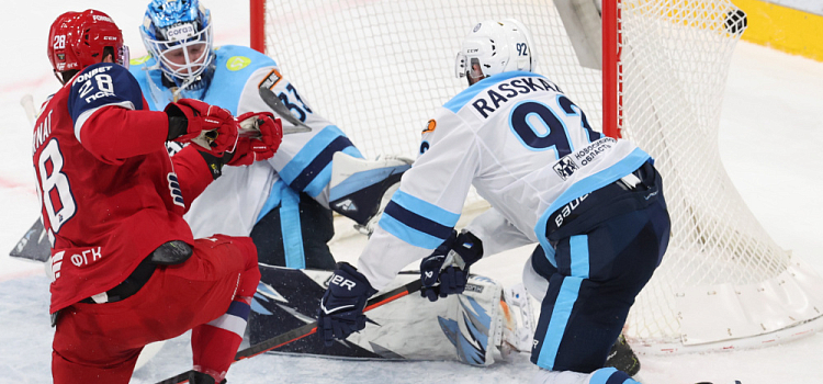 «Локомотив» разгромил «Сибирь» и прервал серию поражений