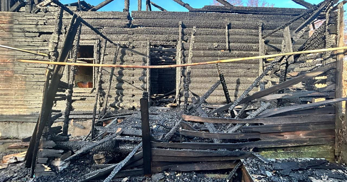 В Пошехонье случились сразу три пожара из-за поджога