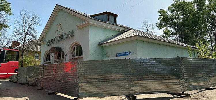 В Ярославле сносят здание культового магазина середины прошлого столетия_240131