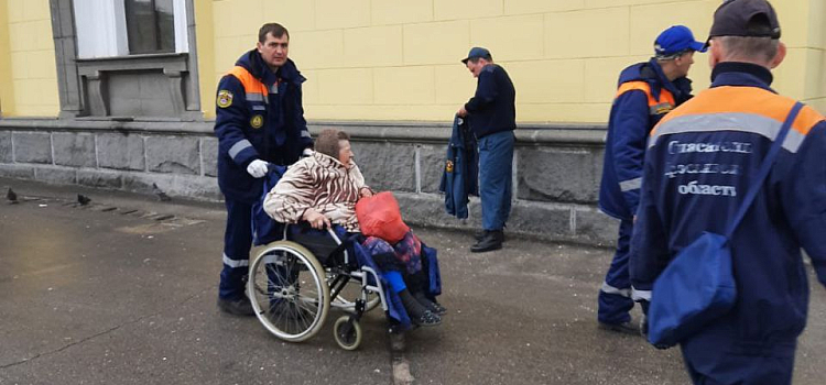 В Ярославль прибыли 99 беженцев из ЛДНР_239092
