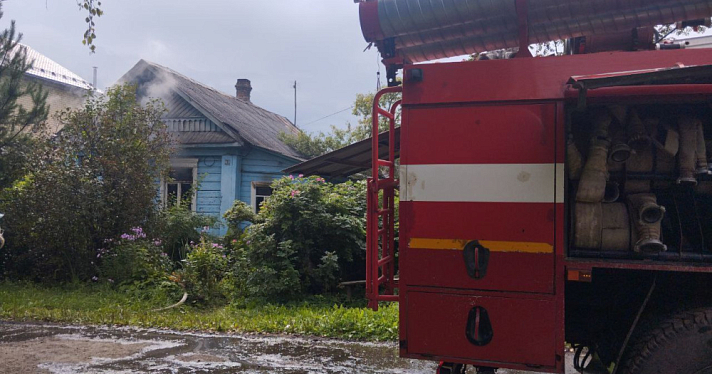В Ярославской области при пожаре в частном доме погибли двое