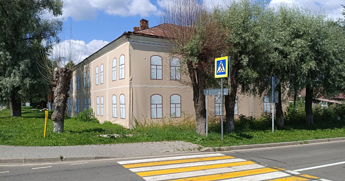 Историческую гостиницу XIX века в Тутаеве выставили на торги за 1 рубль