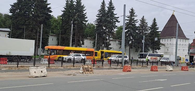 Богоявленскую площадь в Ярославле пообещали не ремонтировать в часы пик_275073